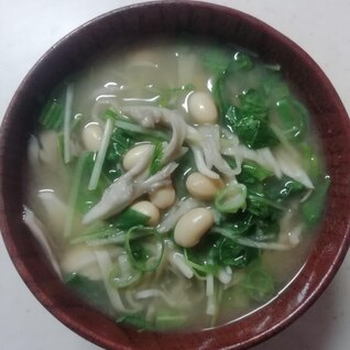 大豆の茹で汁と切り干し大根ときのこの出汁のお味噌汁